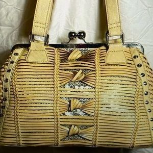 Nicole Lee Wicker Kiss lock Triangle Bag in Beige with Silver Hardware